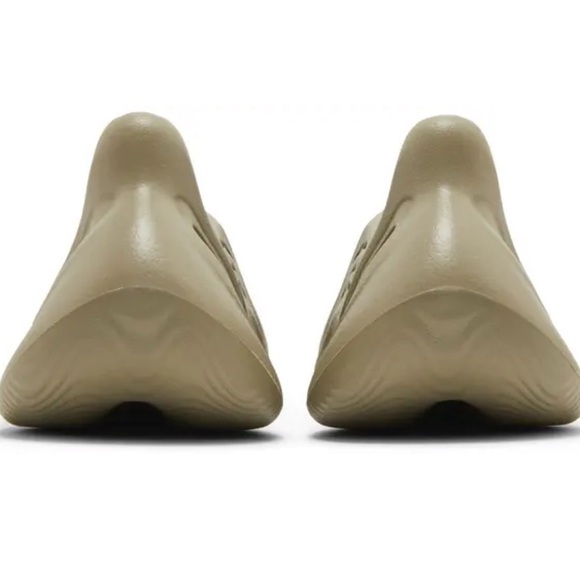 YZY Foam RNR - Picture 5 of 8